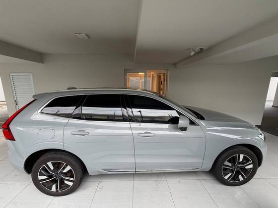 VOLVO XC60 2.0 T8 PHEV PLUS AWD GEARTRONIC VOLVO XC60 2.0 T8 PHEV PLUS AWD GEARTRONIC